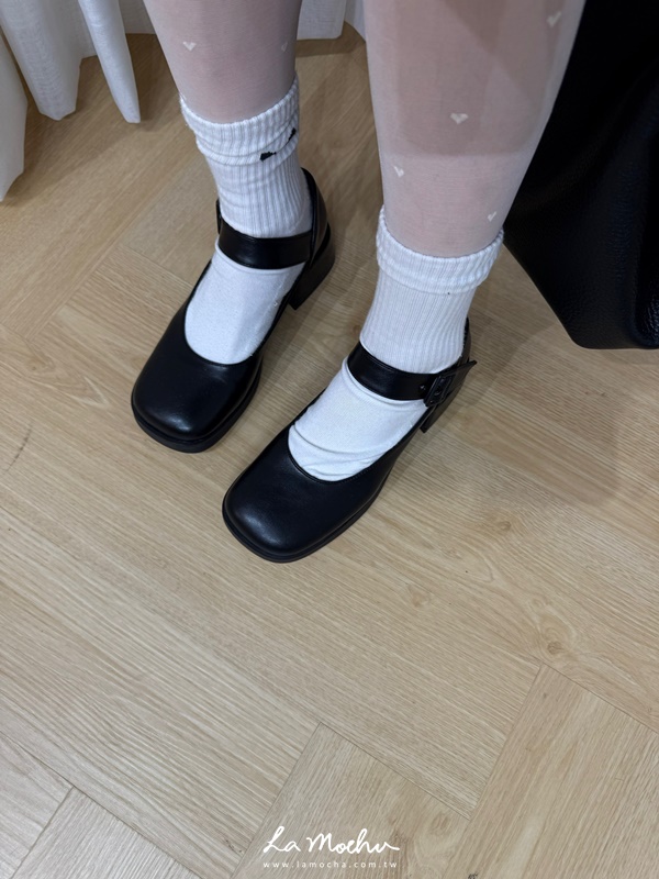 低跟寬頭淑女鞋